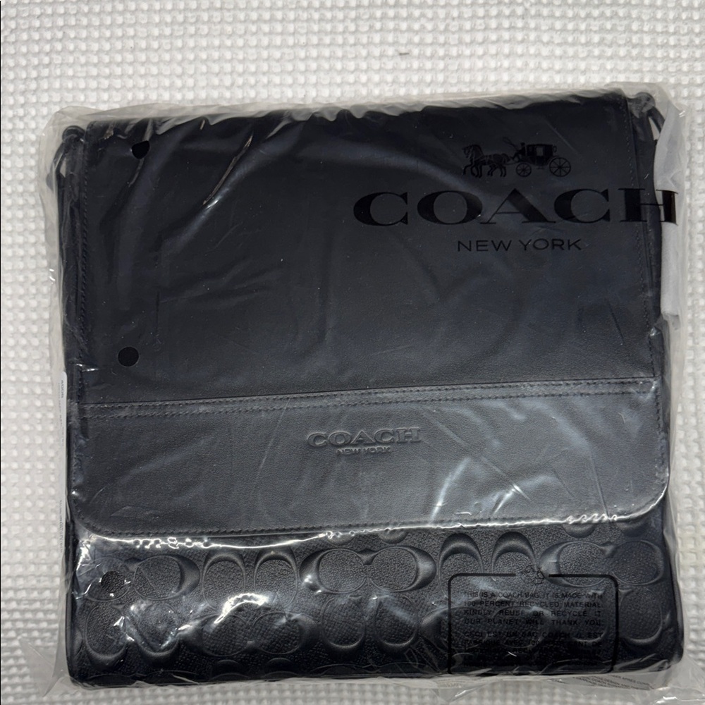 COACH - 4006- Black Messenger Travel Bag - 3x11x11 - Picture 5 of 7
